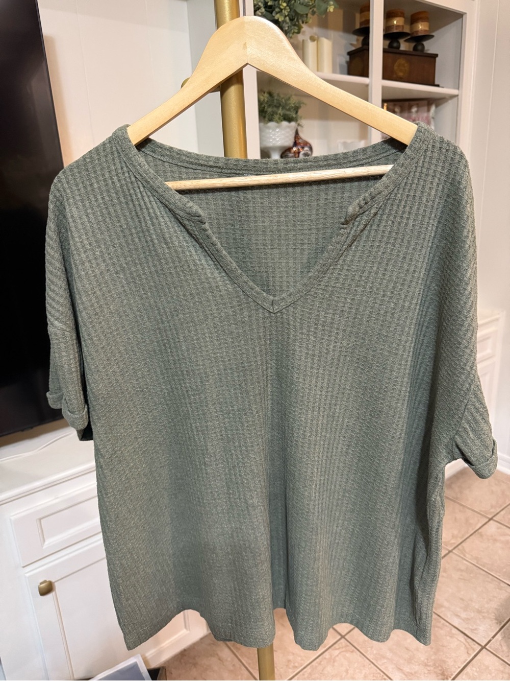 Bass Pro Shops Sage Green V-Neck Waffle Knit Tee XL